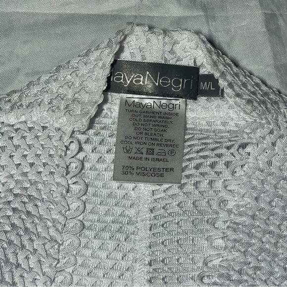 Maya Negri Shrug M/L NWOT - Picture 2 of 3
